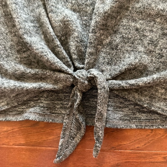 Bell sleeve grey tie sweater - Picture 4 of 4